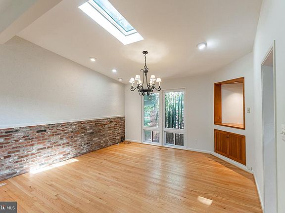 5th image of 9008 Honeybee Ln