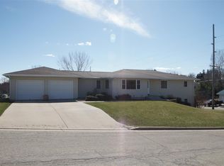 301-303 E Madison St, Dodgeville, WI 53533