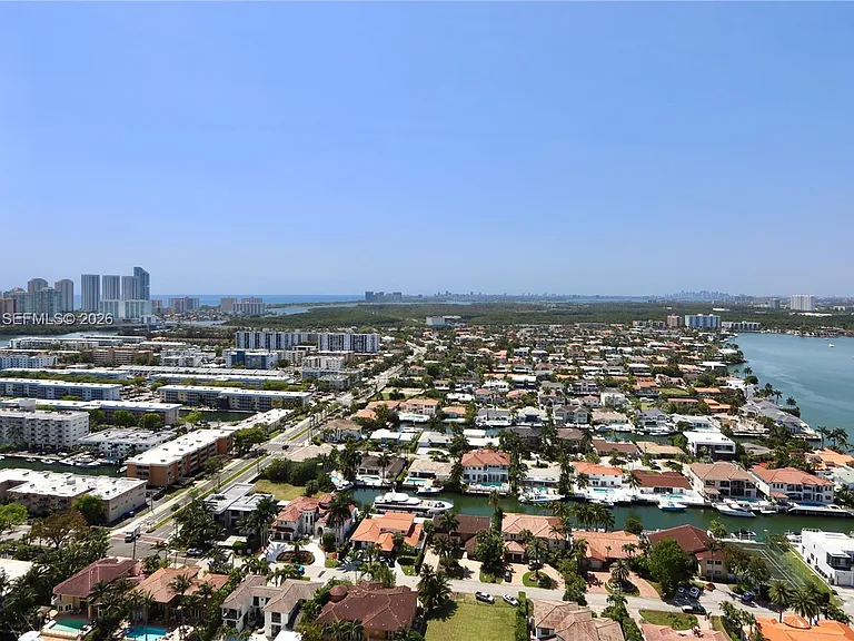 1000 Island Blvd #Penthouse 2 — Photo 25