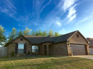 3643 W Clearwood Dr, Fayetteville, AR 72704