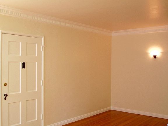 3rd image of 1802 1/2 N Mariposa Ave