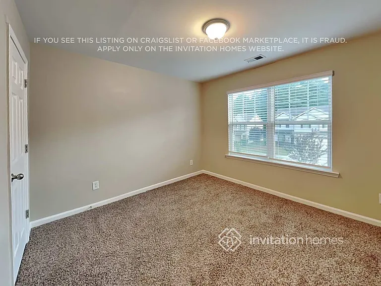 925 Donington Cir — Photo 16