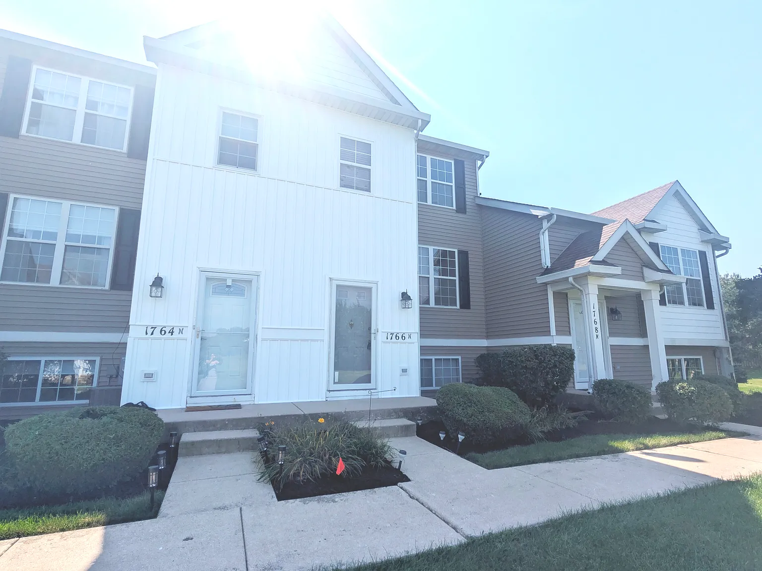 2 bed, 1300 sqft, $2,450 — Photo 2