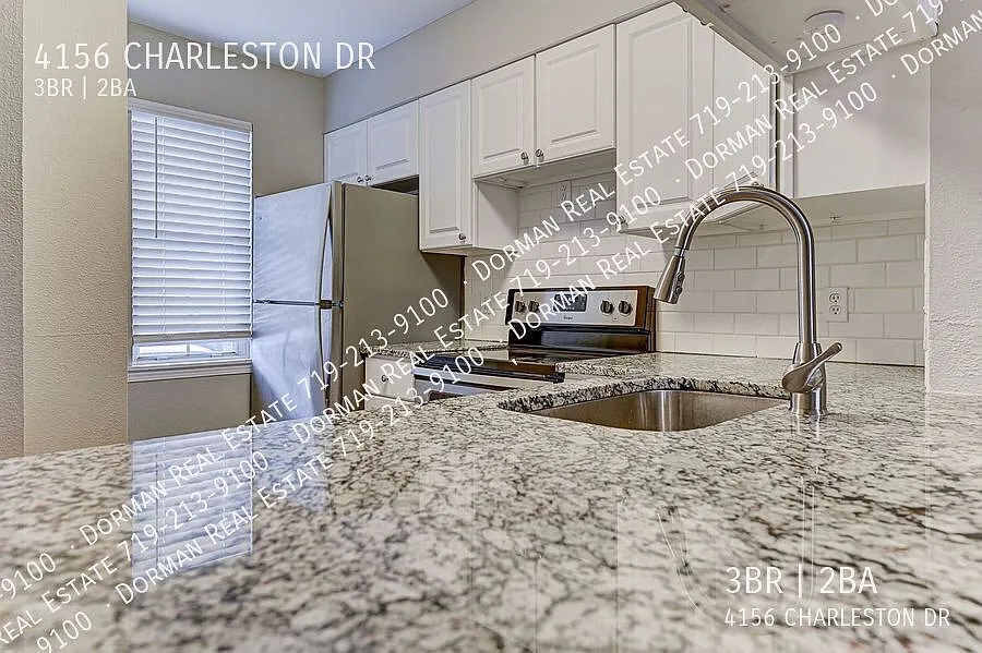 Move-In Special - $500 Off First Month's Rent - 3-Bedroom Townhome With Fireplace — Photo 3