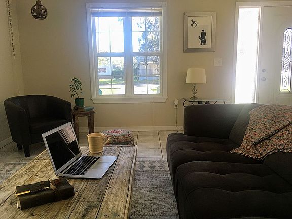 4th image of 702 Sanford Ave