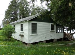 4 Dreamland Rd, Grand Isle, VT 05458