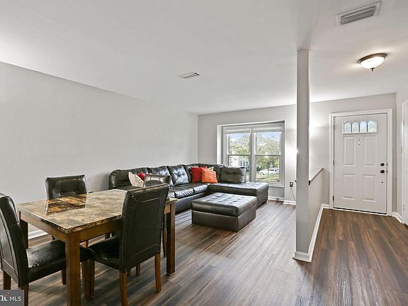 5th image of 14181 Royal Oak Ln