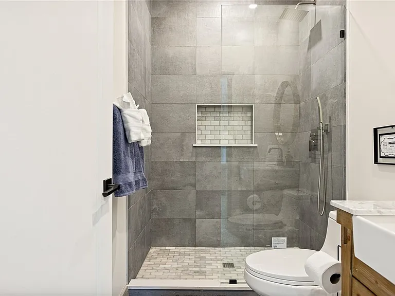 1215 Valley View Dr — Photo 37