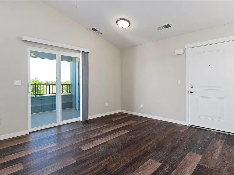 The Summit Apartments — Photo 99