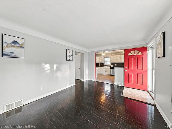 5th image of 24242 Lexington Ave
