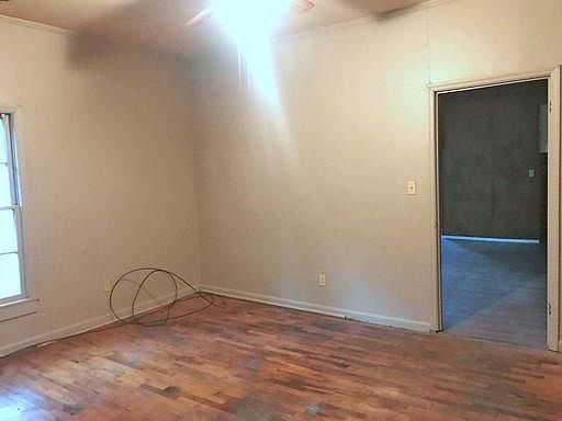 4th image of 625 Forrest St #1