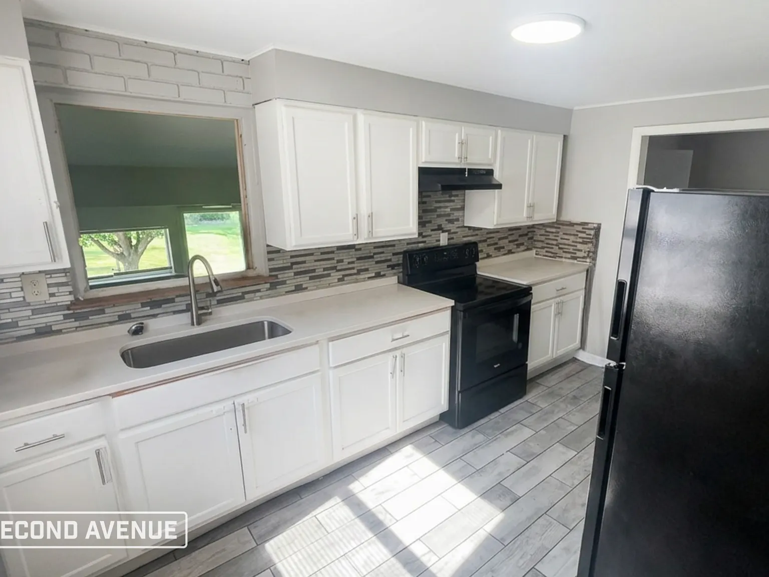 2 bed, 1.0 bath, 1335 sqft, $1,425 — Photo 3