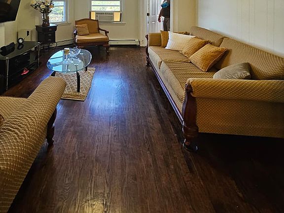 3rd image of 4916 Park Ave #2