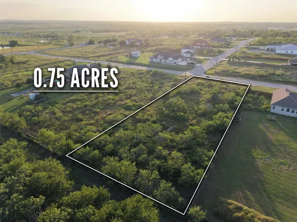 232 E Ridge Ln, Niederwald, TX 78640