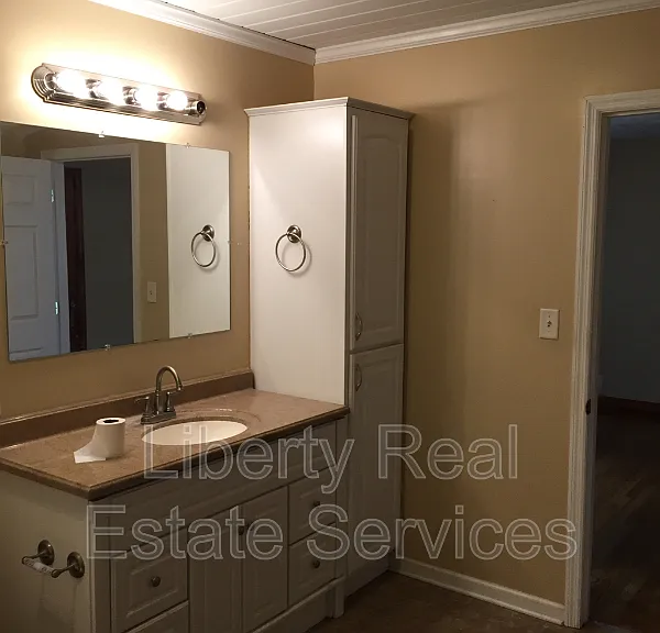 363 S McDonald St — Photo 9