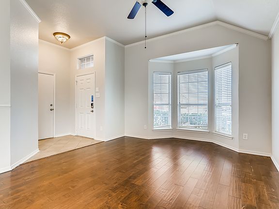 4th image of 1116 Manhassett Ct