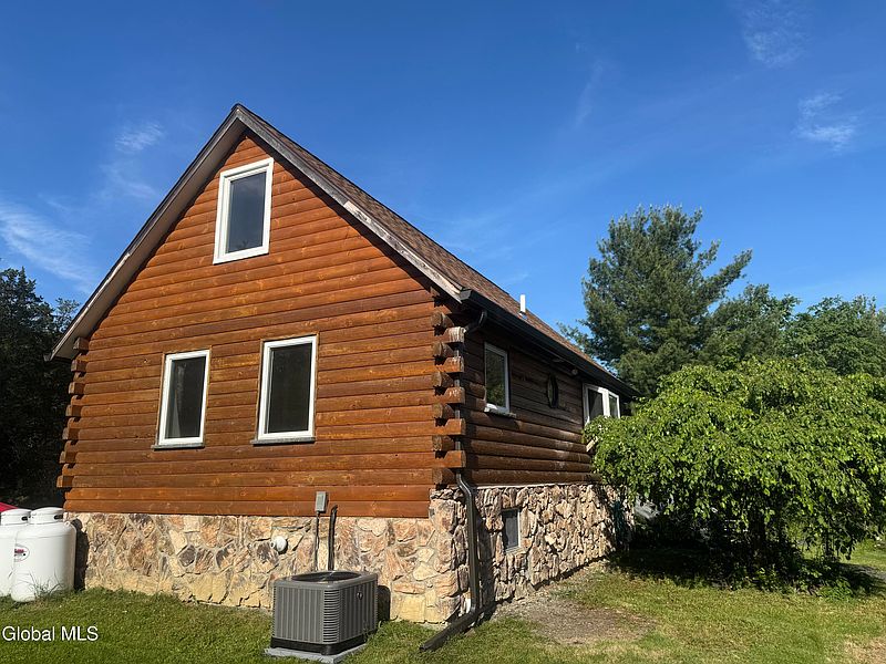 3rd image of 26 Squire Lane