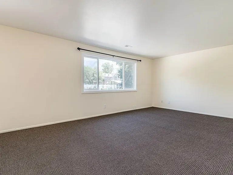 938 23rd St #3 — Photo 5
