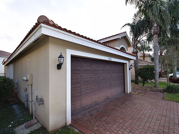 3rd image of 10422 Yarrow Dr