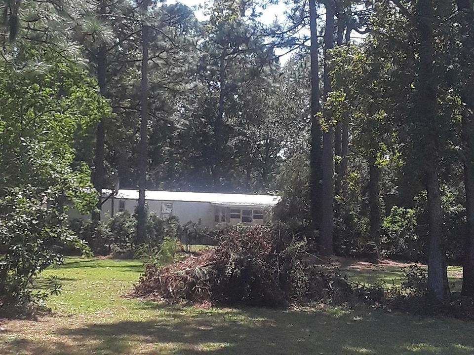 1st image of 410 Grape Arbor Dr