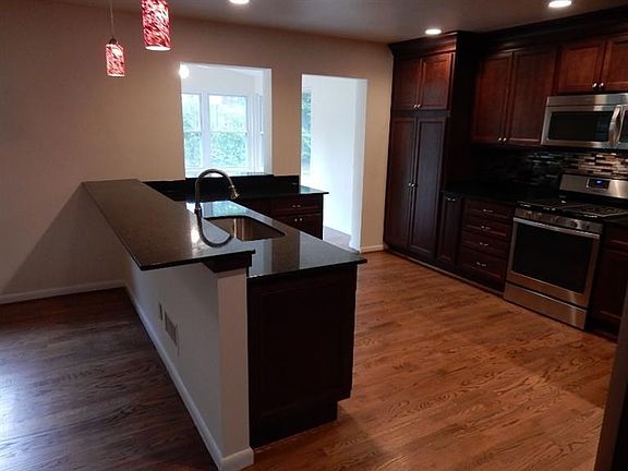 5th image of 7224 Bobby Ln