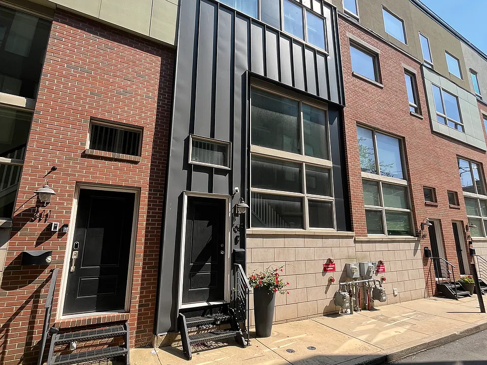609 N Bodine St