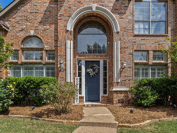 3rd image of 1709 Rosebriar Ln