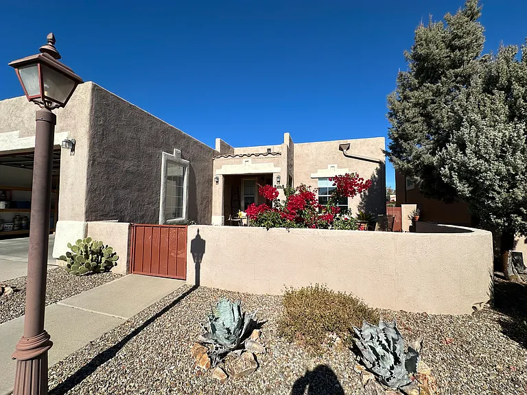 1260 W Calle De Sotelo — Photo 5