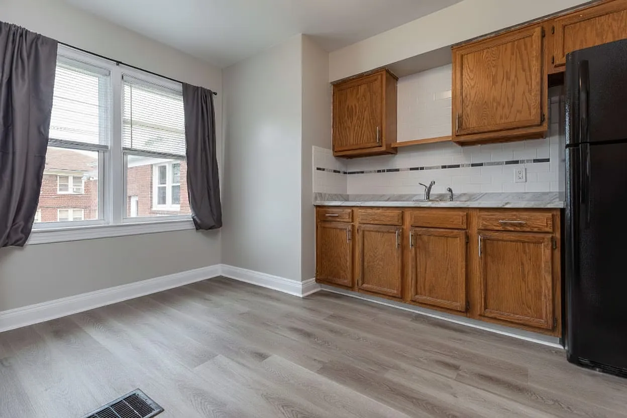 4600 Southern Parkway - 2Bed 1Bath (Unfurnished) — Photo 4