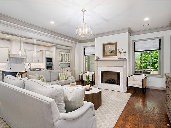 3rd image of 6061 Candler Ave