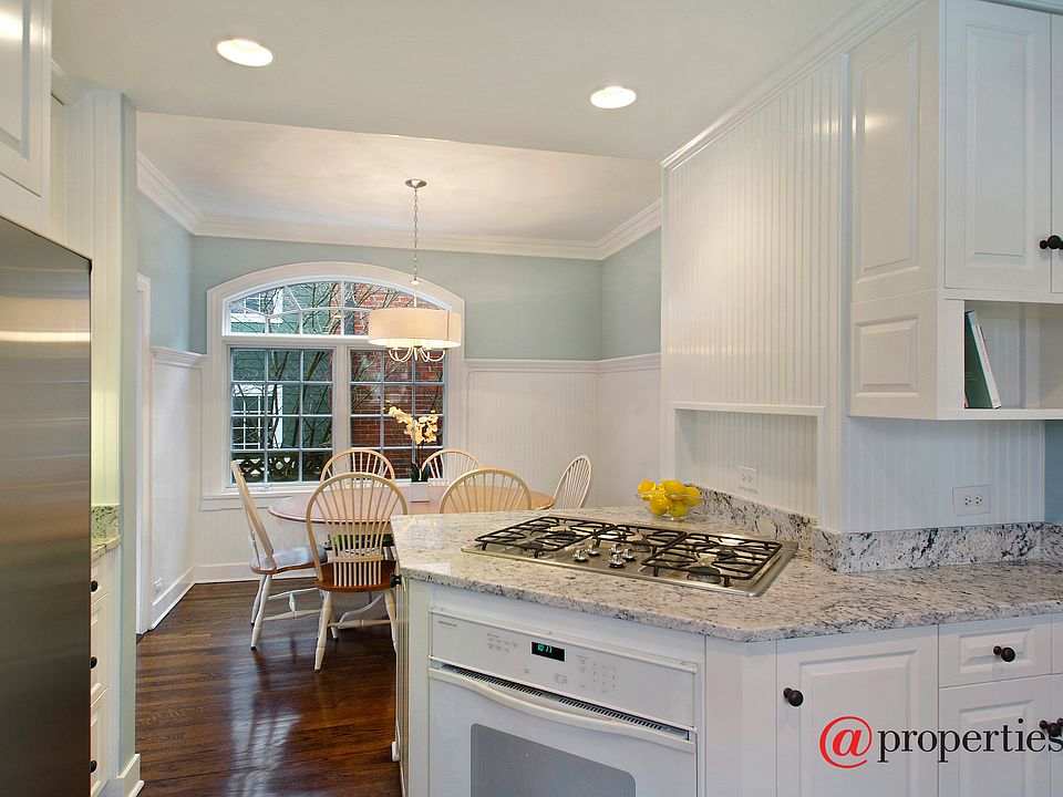 Kitchen / Breakfast Room