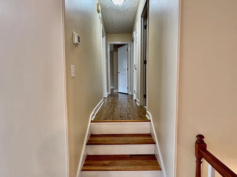 1420 Aldenwood Ln — Photo 8