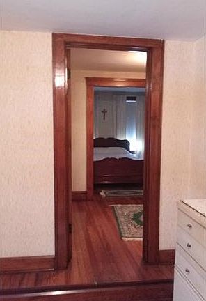 4th image of 12536 Bennington Ave