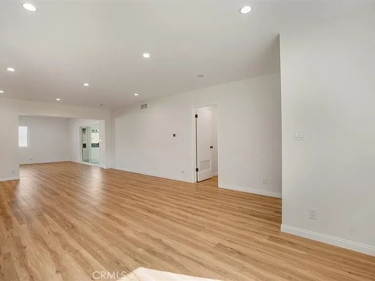 16329 Napa St — Photo 12
