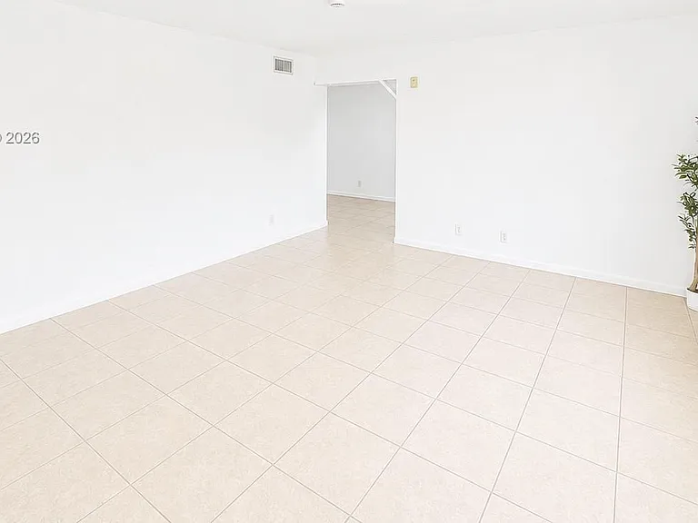2521 Pierce St #10 — Photo 5