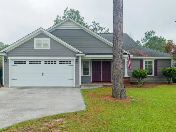 925 Sugarberry Dr, Hahira, GA 31632