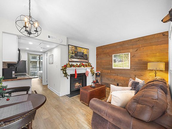 2nd image of 685 River Rd #303