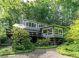 1 Cove Ln, Sherman, CT 06784