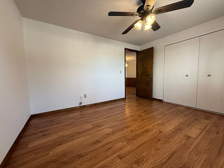 1116 2nd Street SE - Uptown Apartments — Photo 6