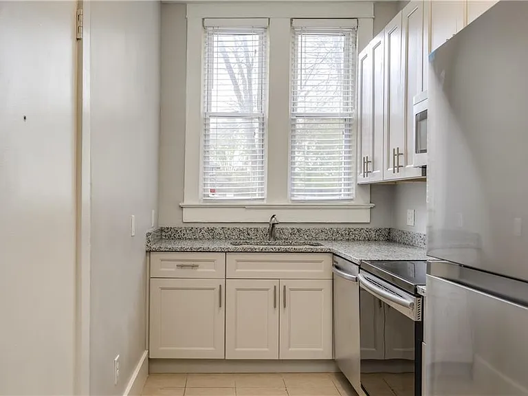 600 Parkway Dr NE #10 — Photo 5