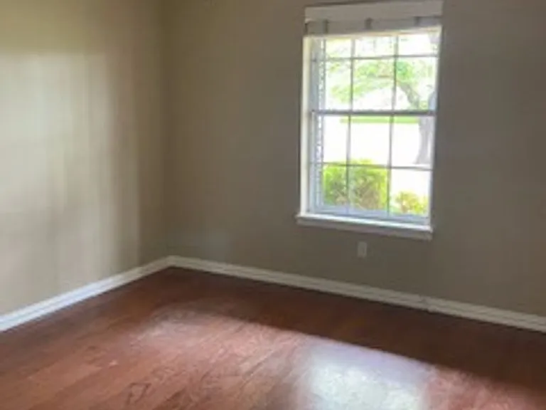 2250 Greenbriar Dr — Photo 18