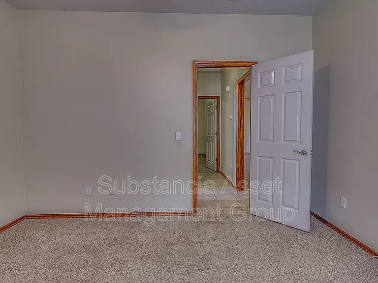 901 NE 26th Ct — Photo 26