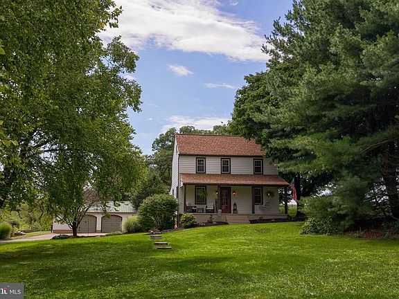 3rd image of 59 Cardinal Dr