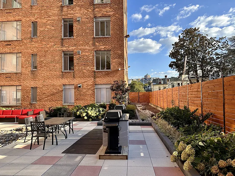 Connecticut Park Apartments — Photo 23