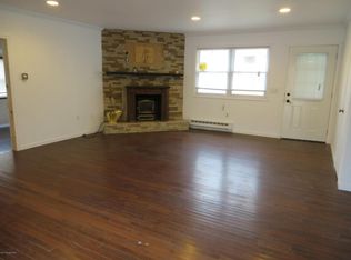 7156 Robinwood Dr, Tobyhanna, PA