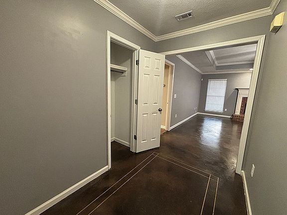 Foyer & Coat Closet