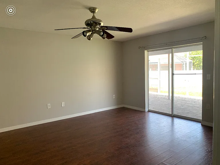 23060 Newcun Ave — Photo 2