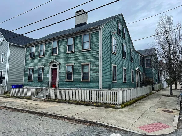 557 Walnut St, Fall River, MA 02720
