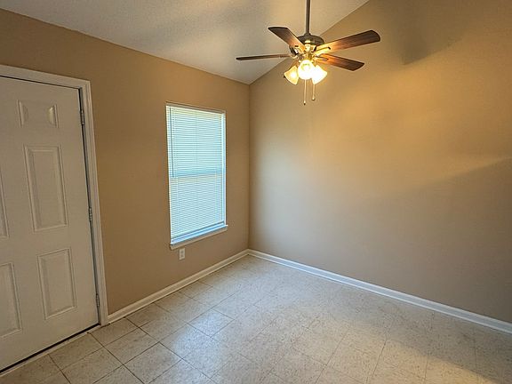 5th image of 719 Dylan Ln #32
