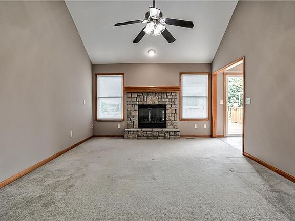 3rd image of 2715 Stratton Dr